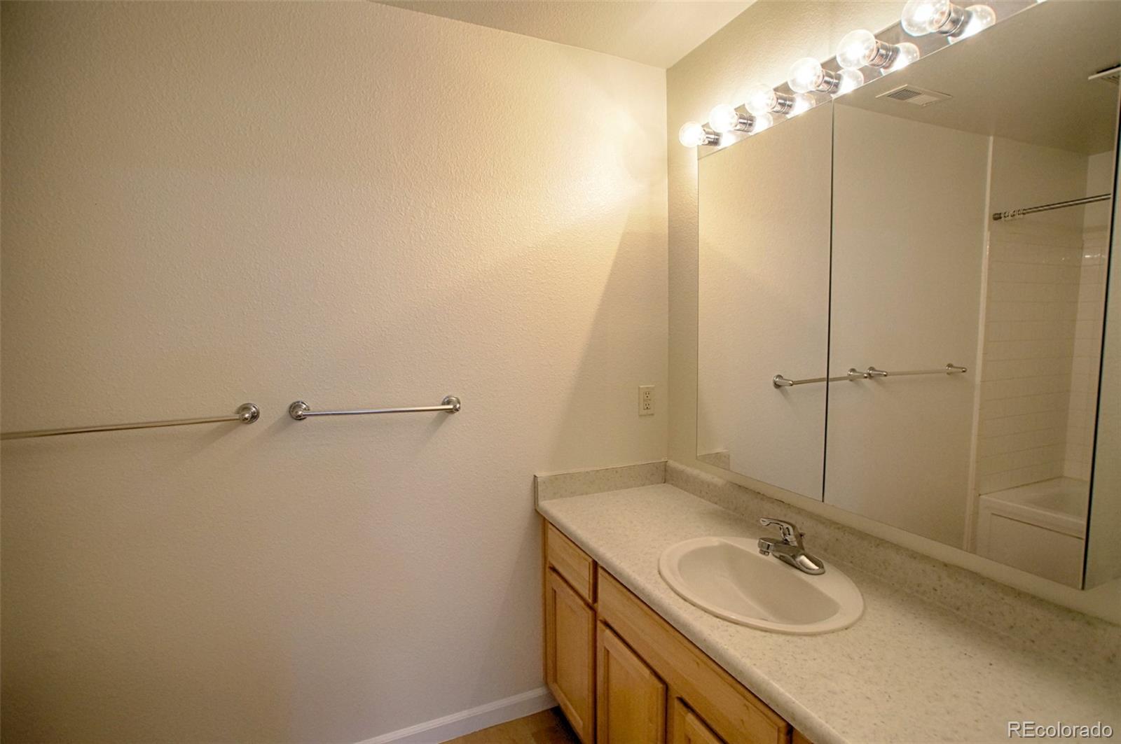 MLS Image #16 for 18201 e greenwood drive a,aurora, Colorado