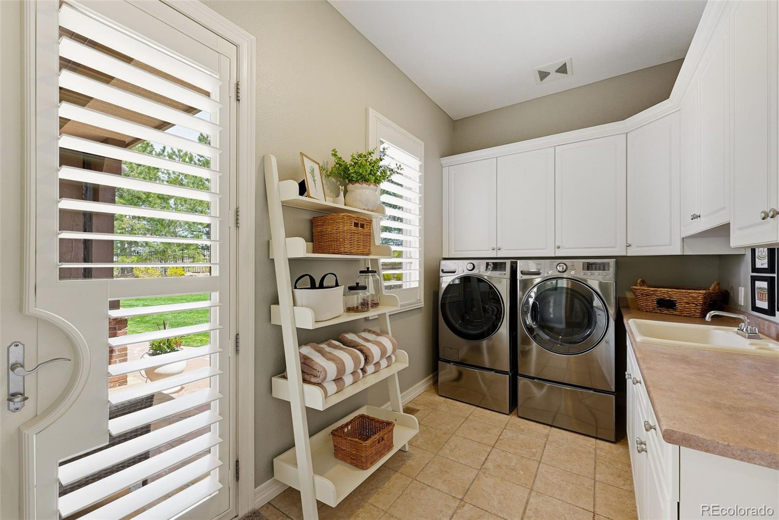 MLS Image #13 for 10258  dowling way,highlands ranch, Colorado
