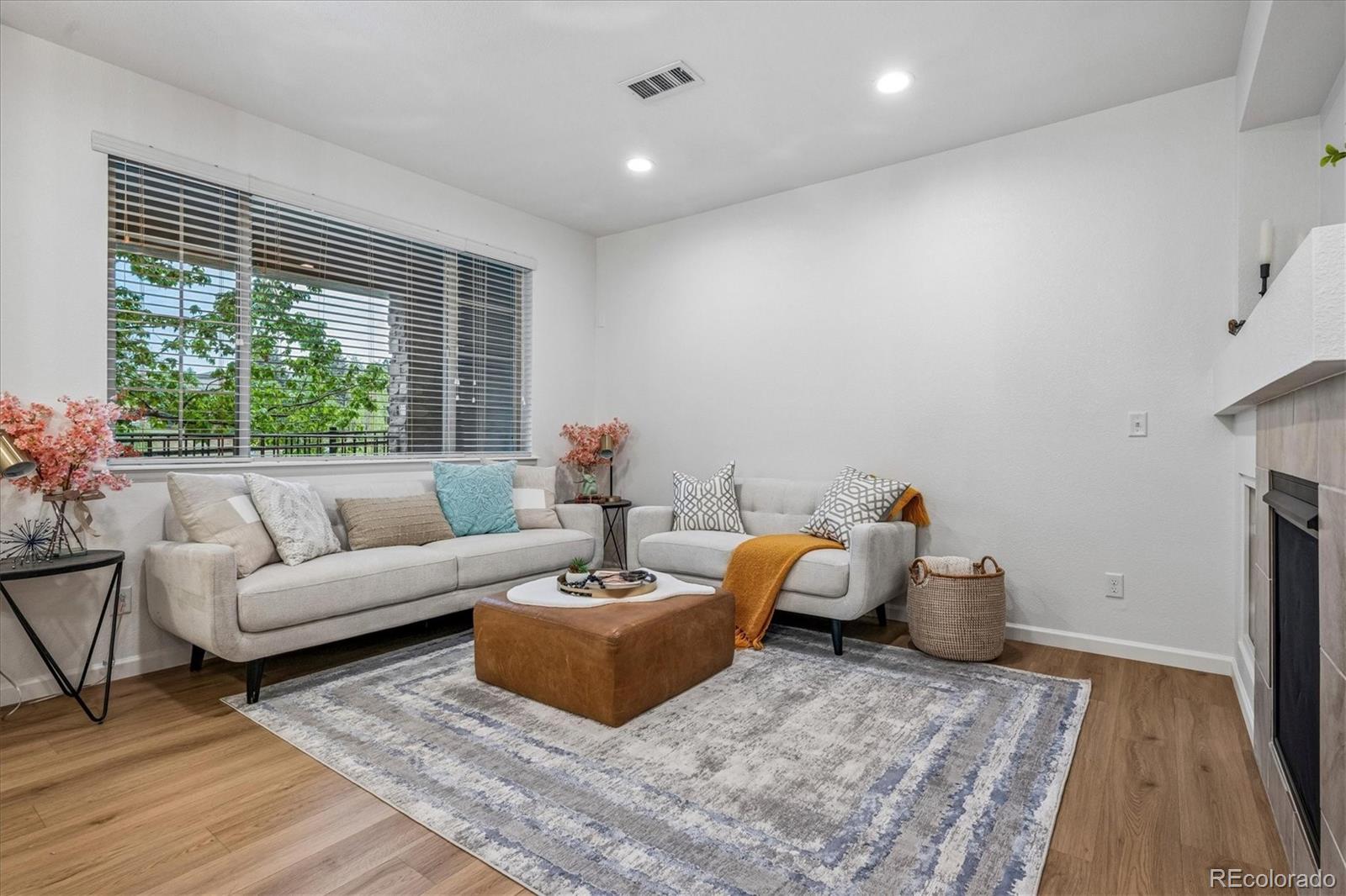 MLS Image #4 for 8925 e phillips drive ,centennial, Colorado