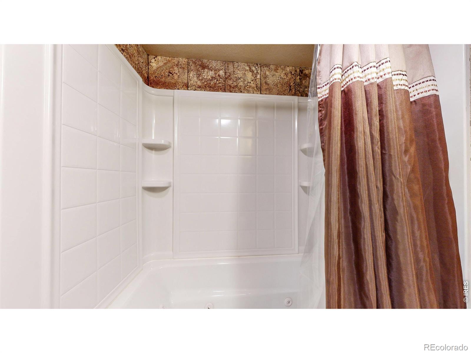 MLS Image #35 for 496  expedition lane,johnstown, Colorado