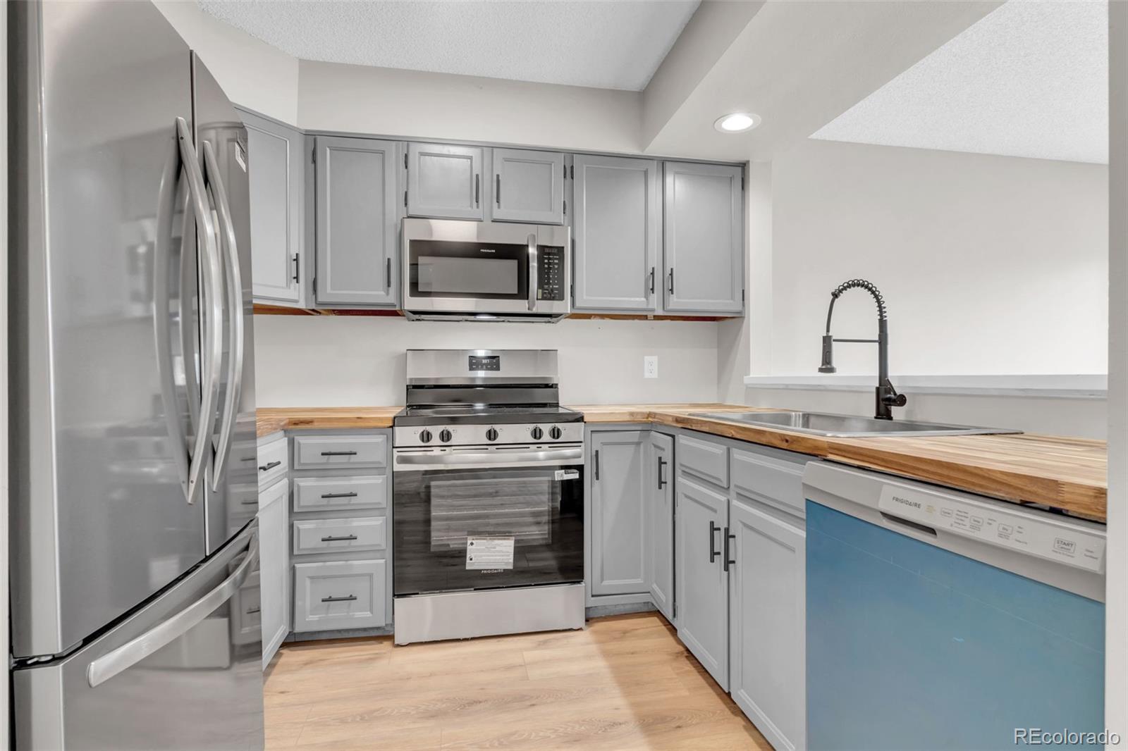 MLS Image #8 for 3718 s espana way 5,aurora, Colorado
