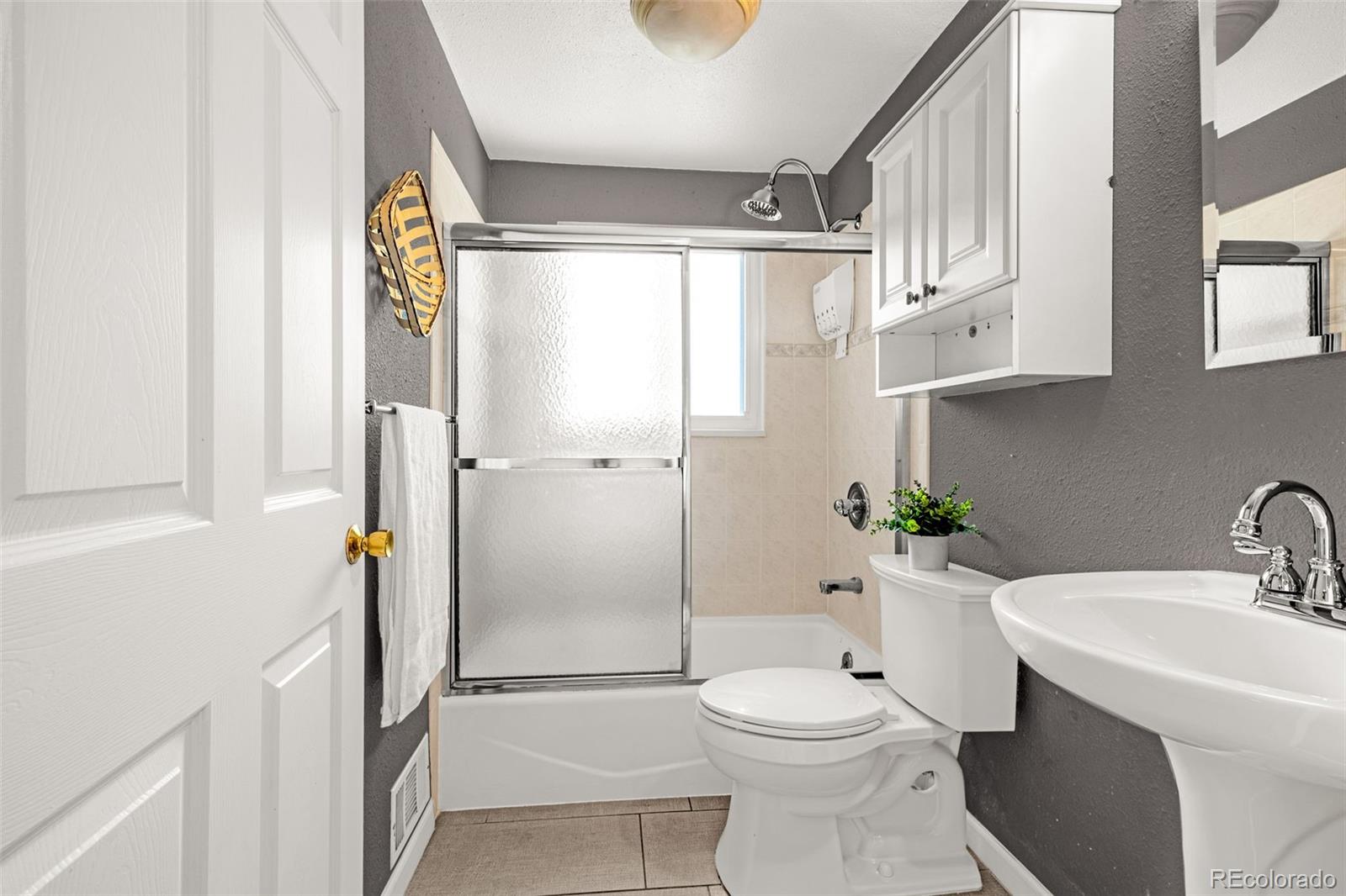 MLS Image #12 for 12164 e ohio avenue,aurora, Colorado