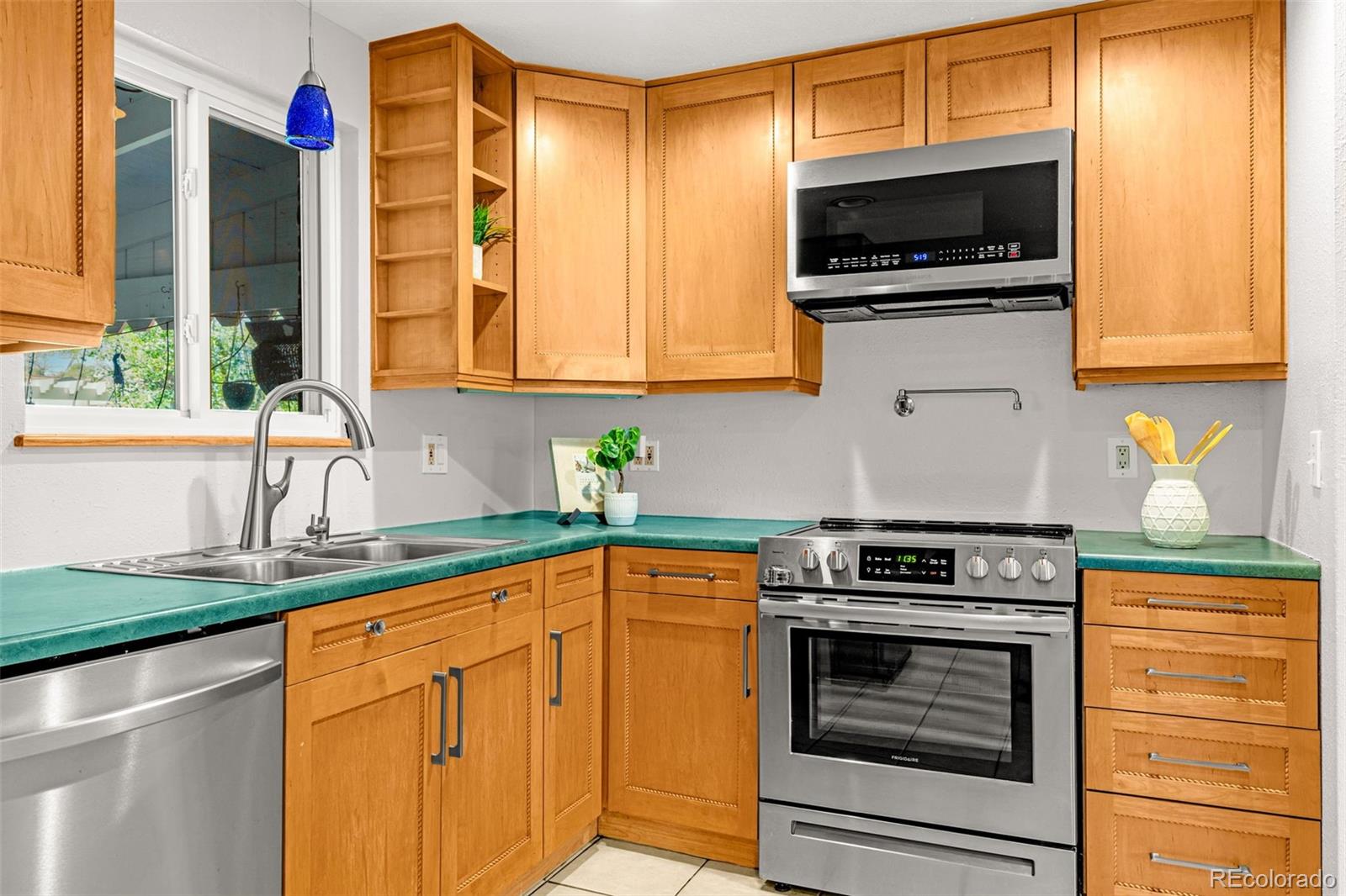 MLS Image #8 for 12164 e ohio avenue,aurora, Colorado
