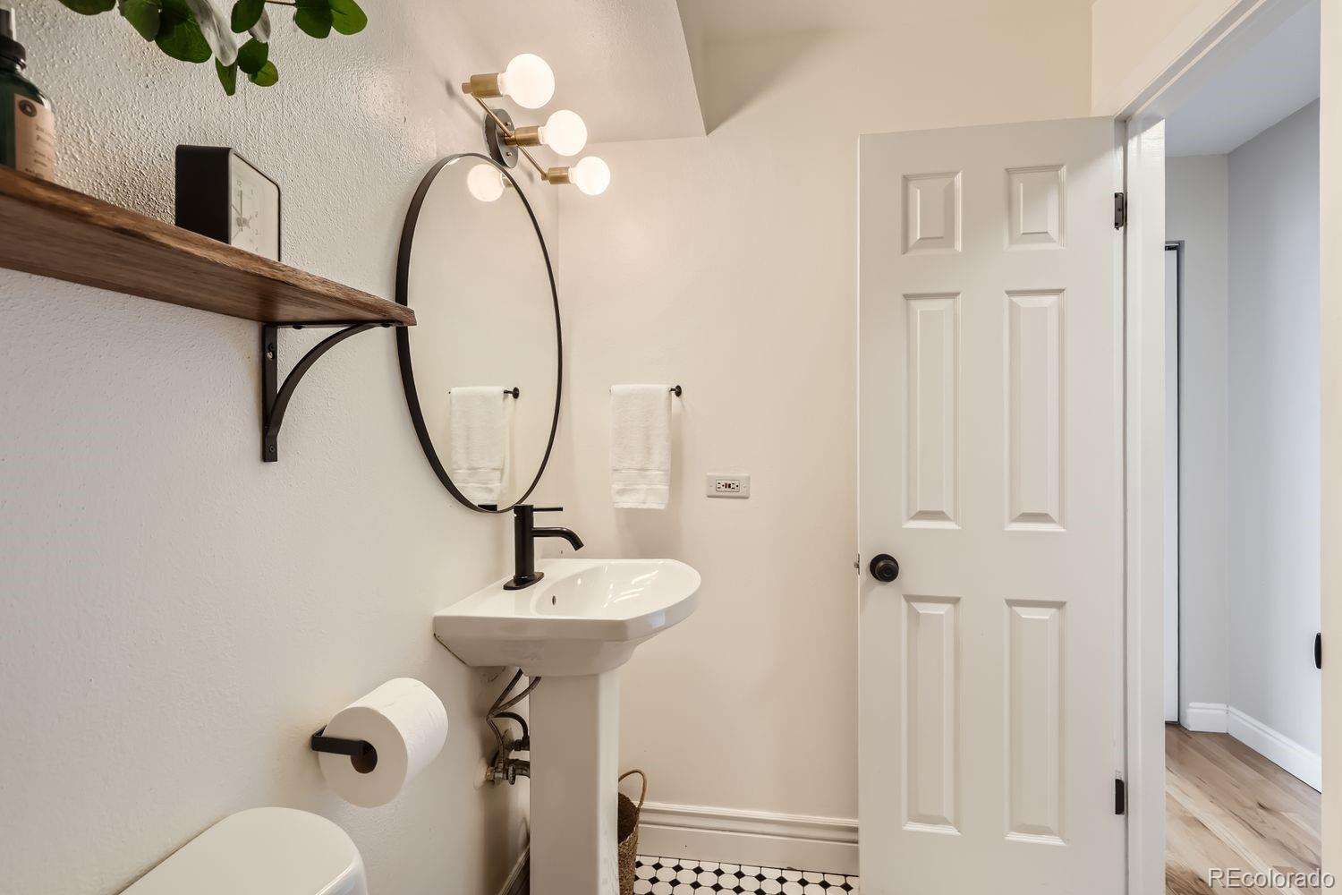 MLS Image #15 for 1390 n emerson street,denver, Colorado