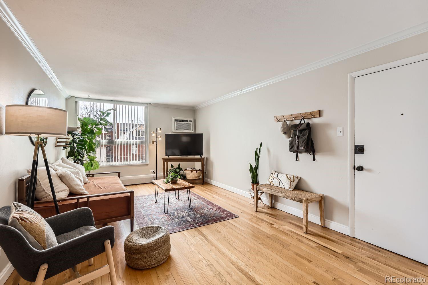 MLS Image #2 for 1390 n emerson street,denver, Colorado
