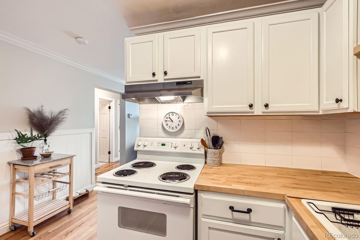 MLS Image #7 for 1390 n emerson street,denver, Colorado