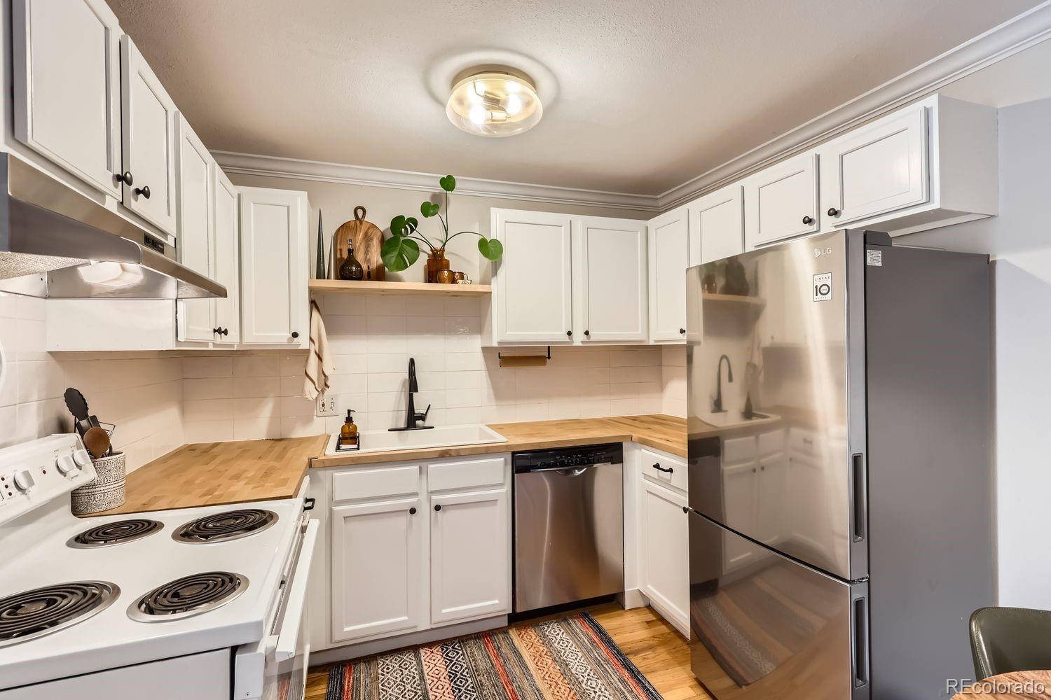 MLS Image #8 for 1390 n emerson street,denver, Colorado