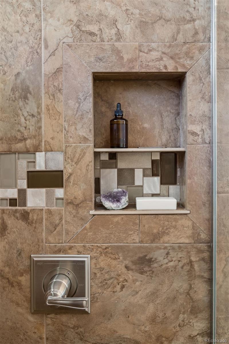 MLS Image #13 for 1355 s alton court,denver, Colorado