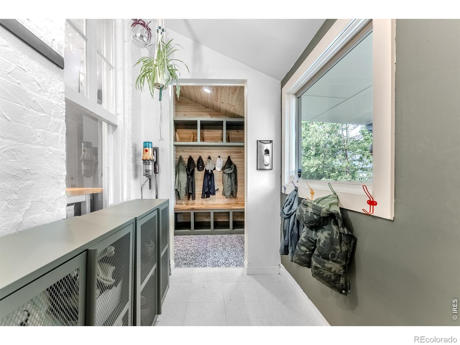 MLS Image #21 for 115 s bannock street,denver, Colorado