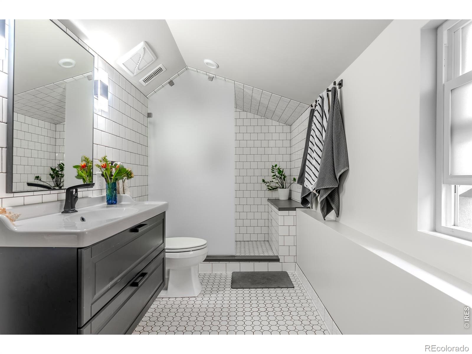 MLS Image #31 for 115 s bannock street,denver, Colorado