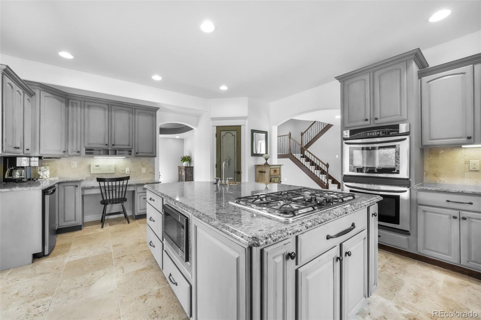 MLS Image #5 for 450 e stirrup trail,monument, Colorado
