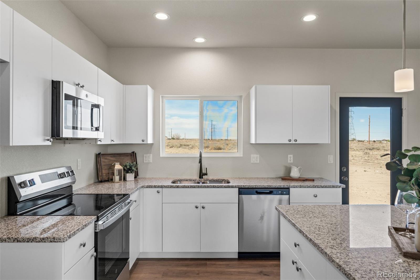 MLS Image #14 for 723  campbell lane,pueblo west, Colorado