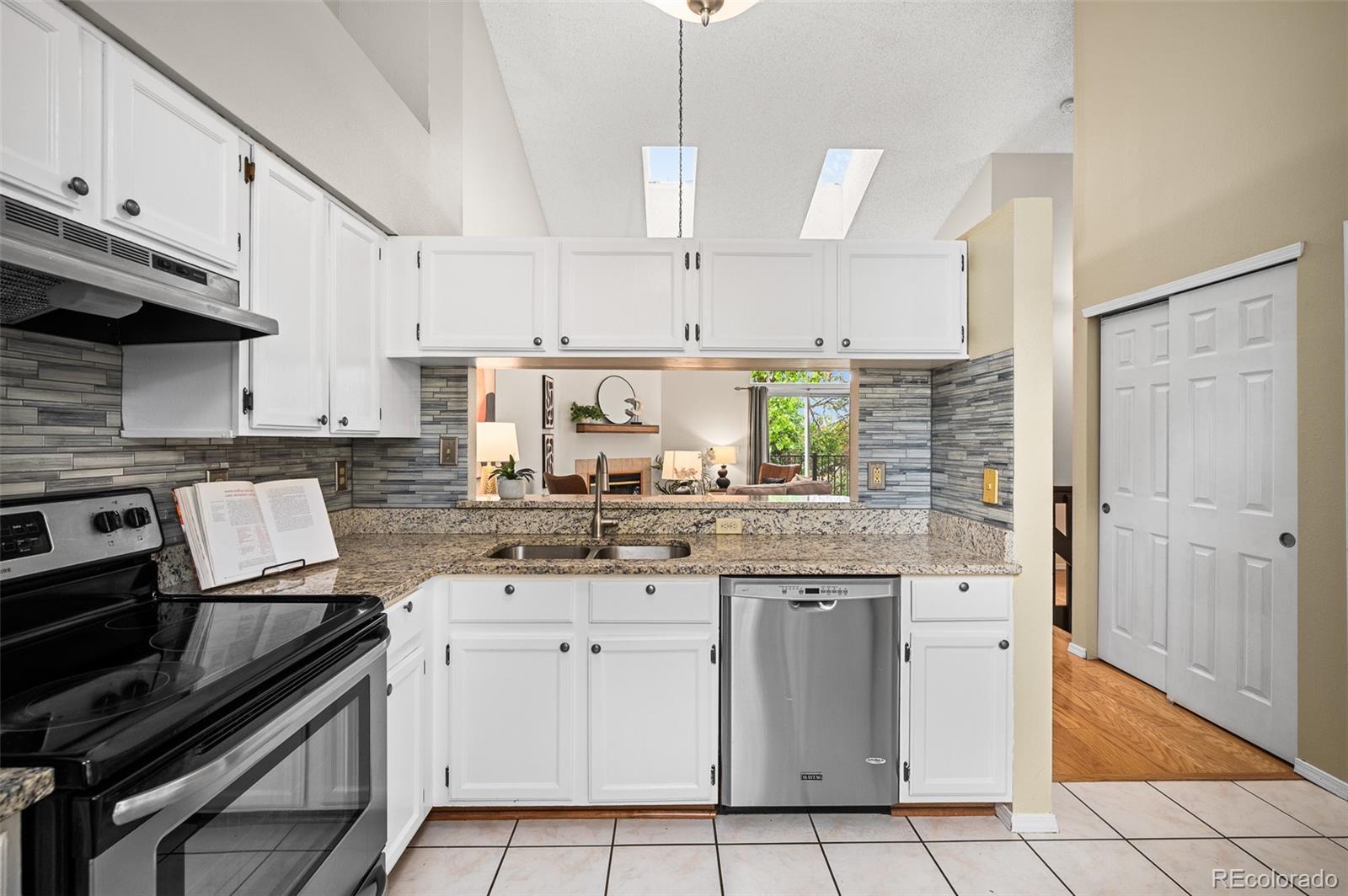 MLS Image #7 for 1470 s quebec way,denver, Colorado