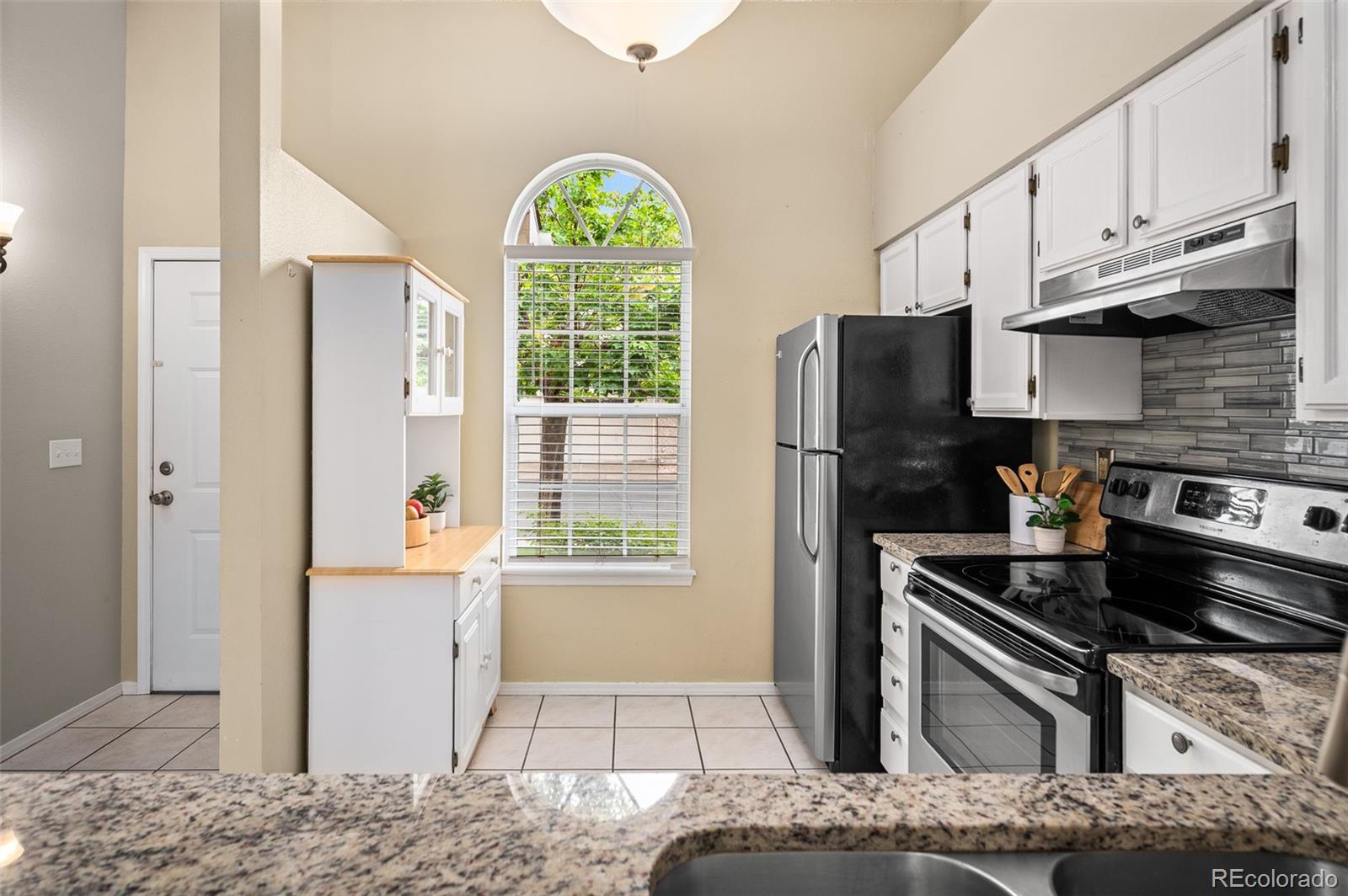 MLS Image #8 for 1470 s quebec way,denver, Colorado