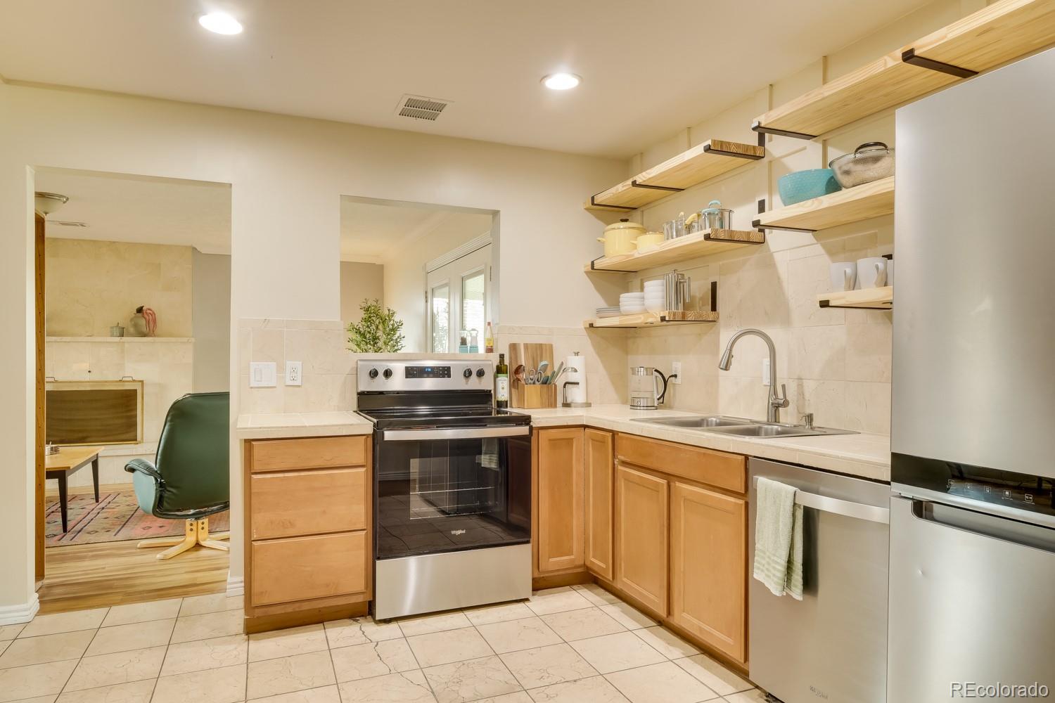 MLS Image #14 for 761  troy street,aurora, Colorado