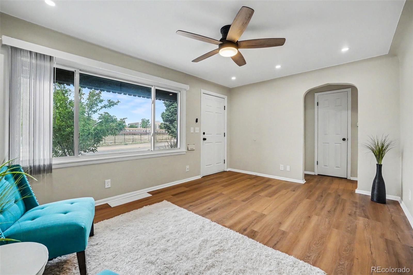 MLS Image #2 for 928  sheridan boulevard,denver, Colorado