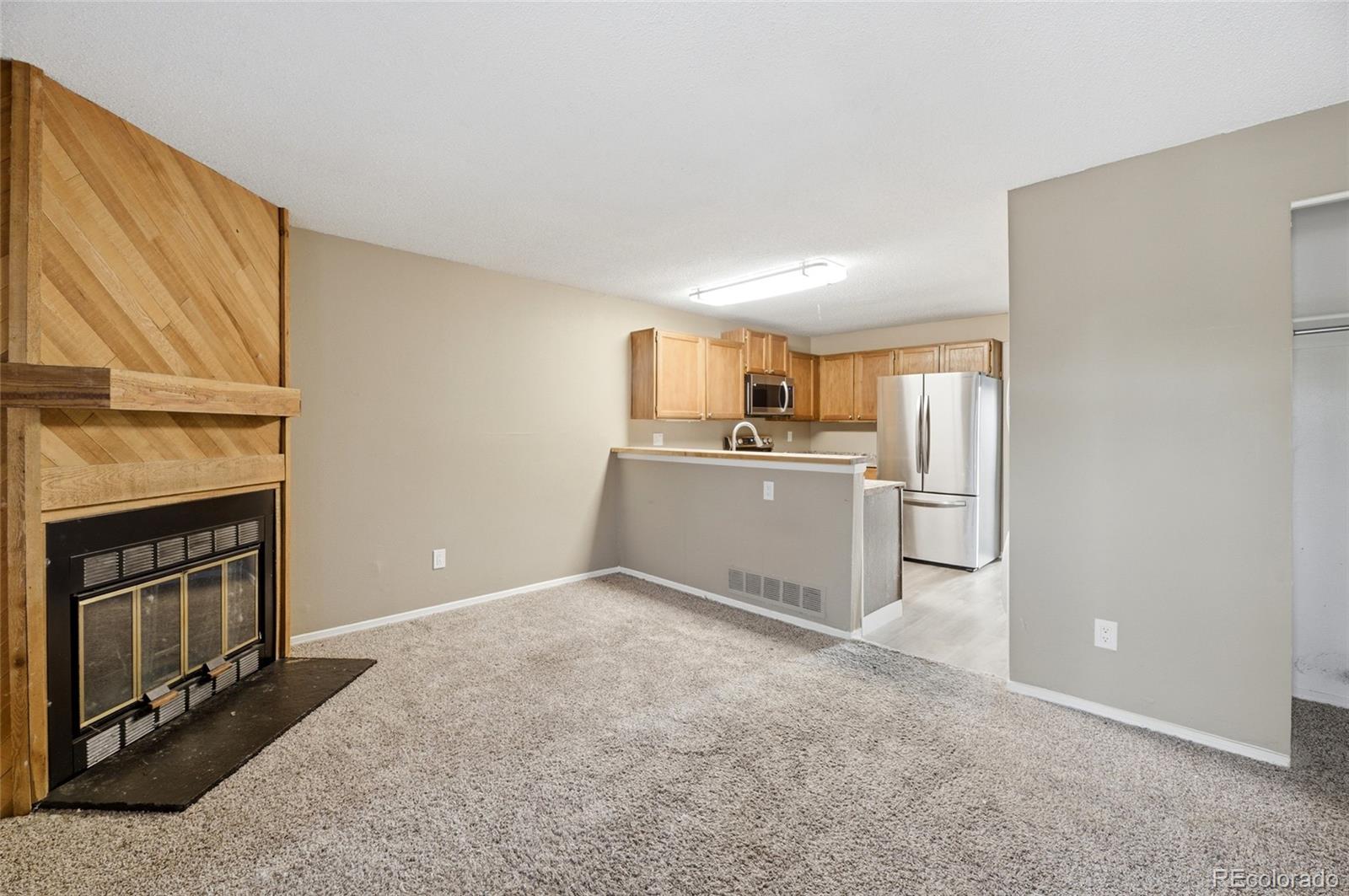 MLS Image #3 for 1100 s waco street f,aurora, Colorado
