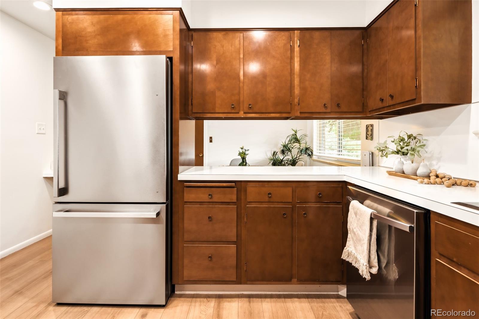 MLS Image #13 for 443 s niagara street,denver, Colorado