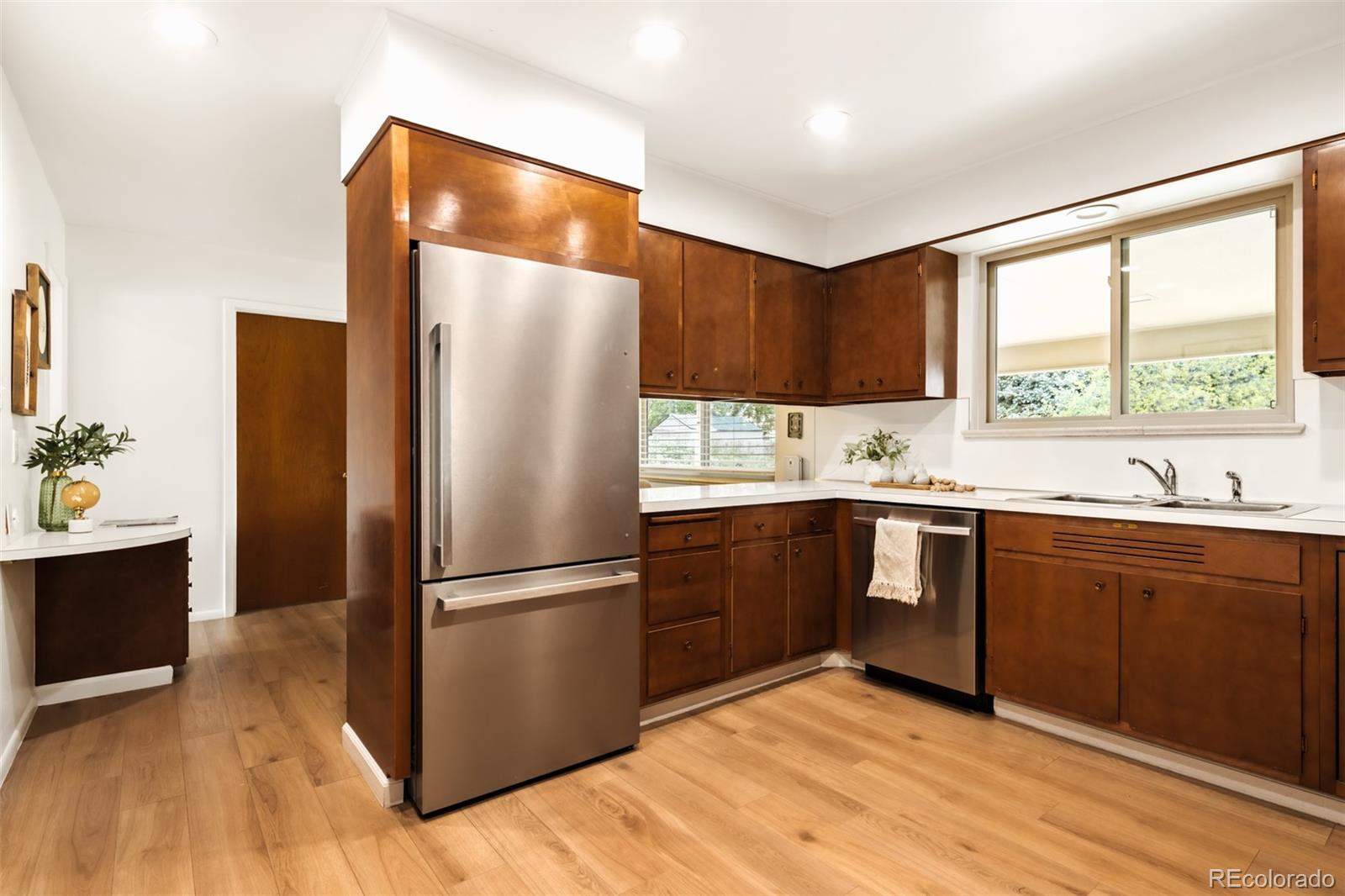 MLS Image #14 for 443 s niagara street,denver, Colorado