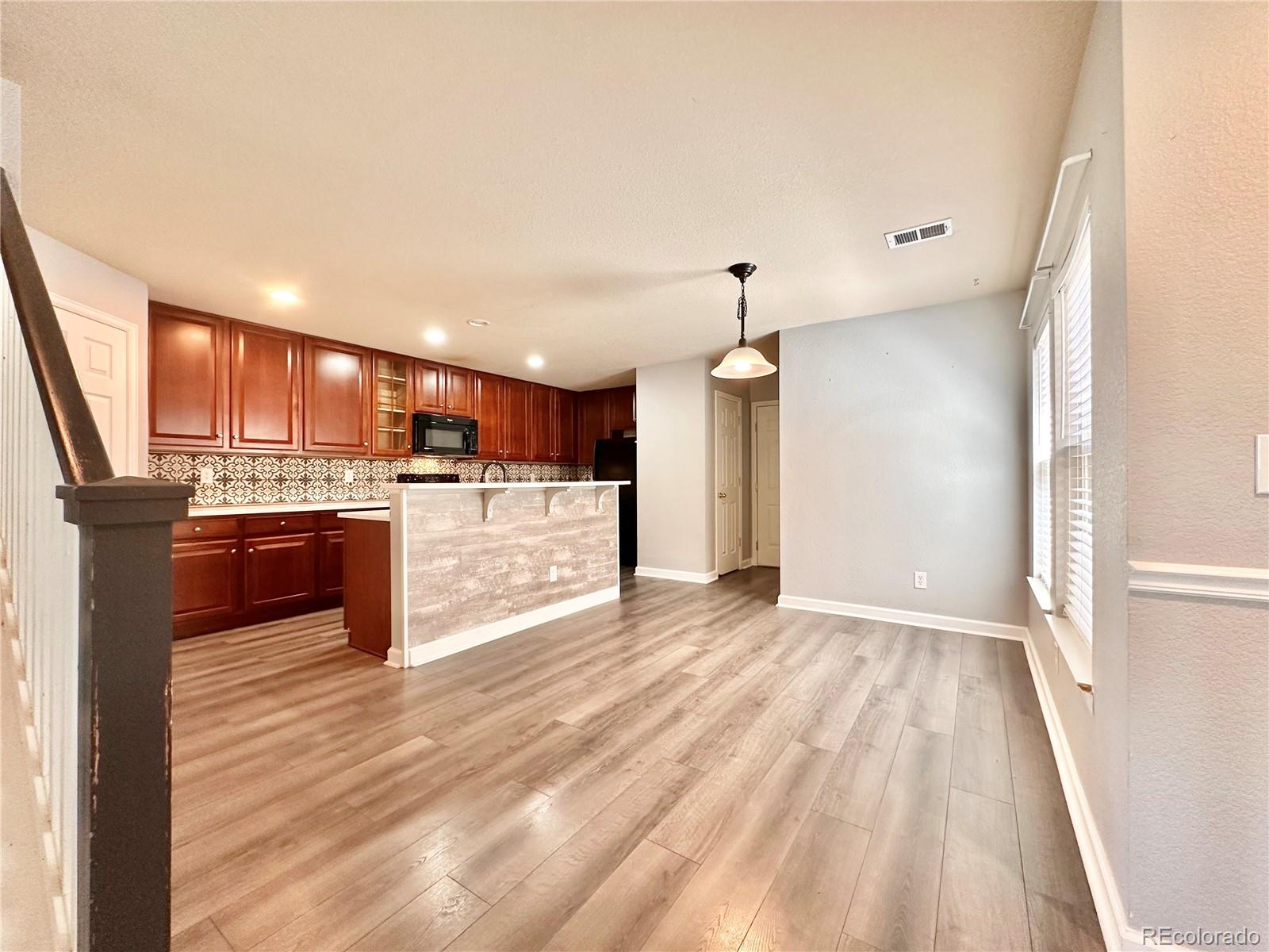 MLS Image #5 for 11833  oak hill way,commerce city, Colorado