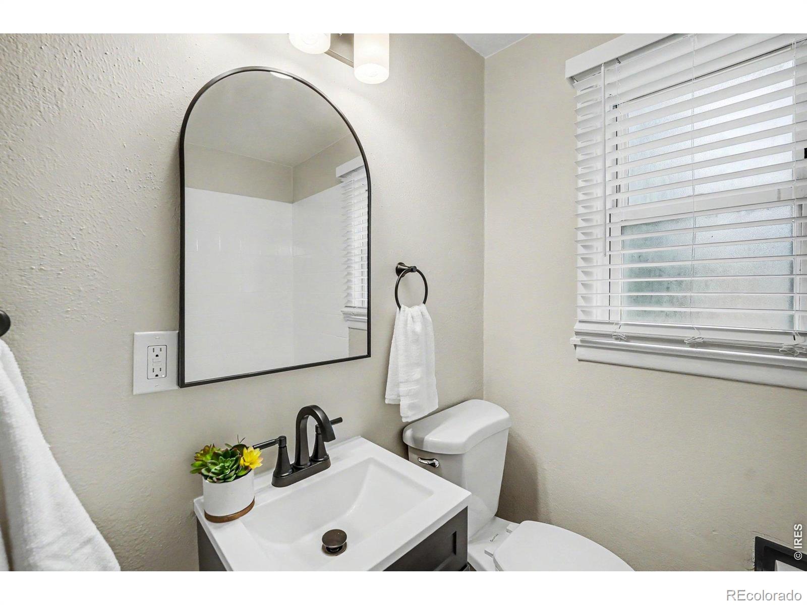 MLS Image #10 for 928  sheridan boulevard,denver, Colorado