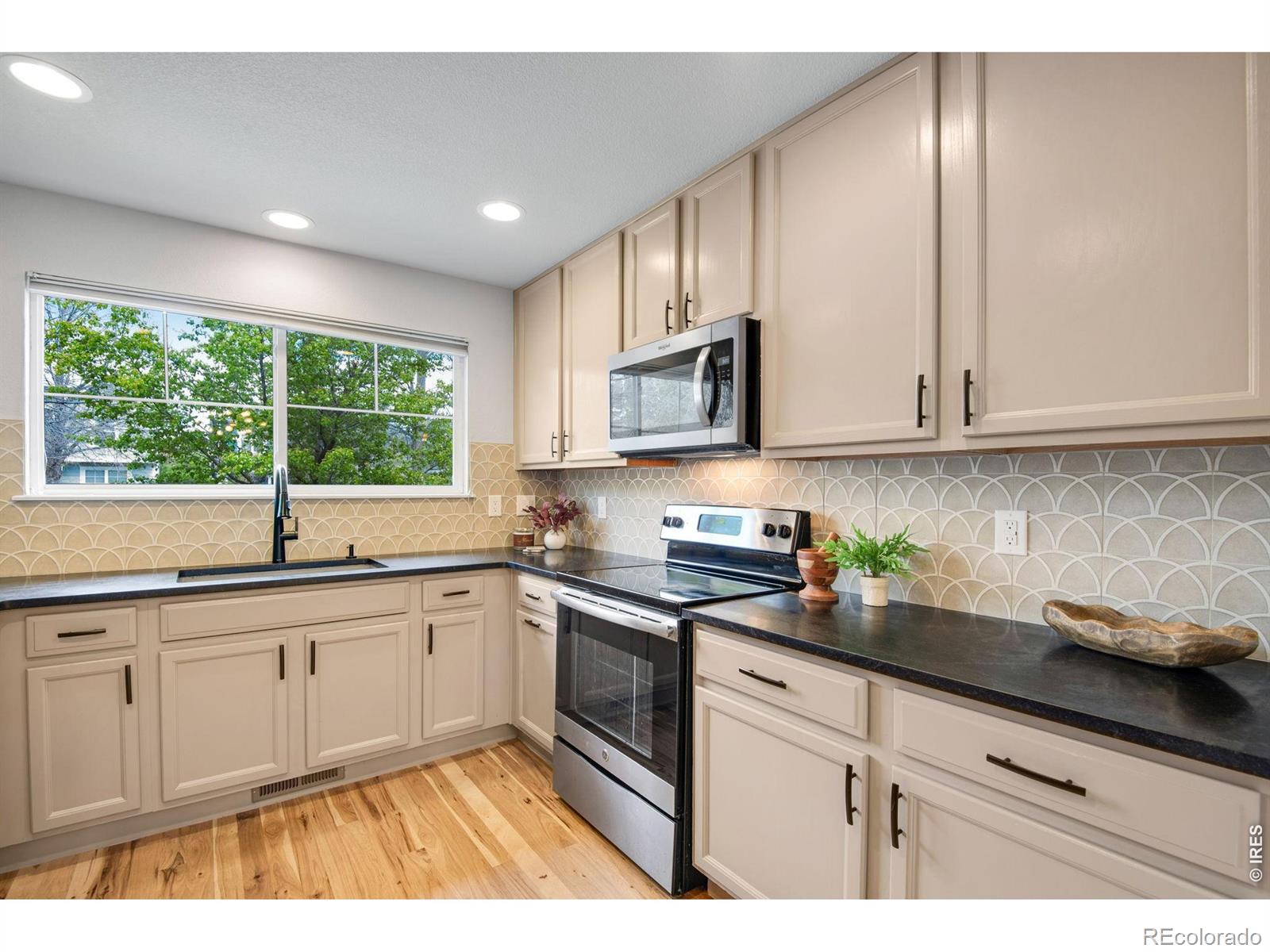 MLS Image #11 for 5115  corbett drive,fort collins, Colorado