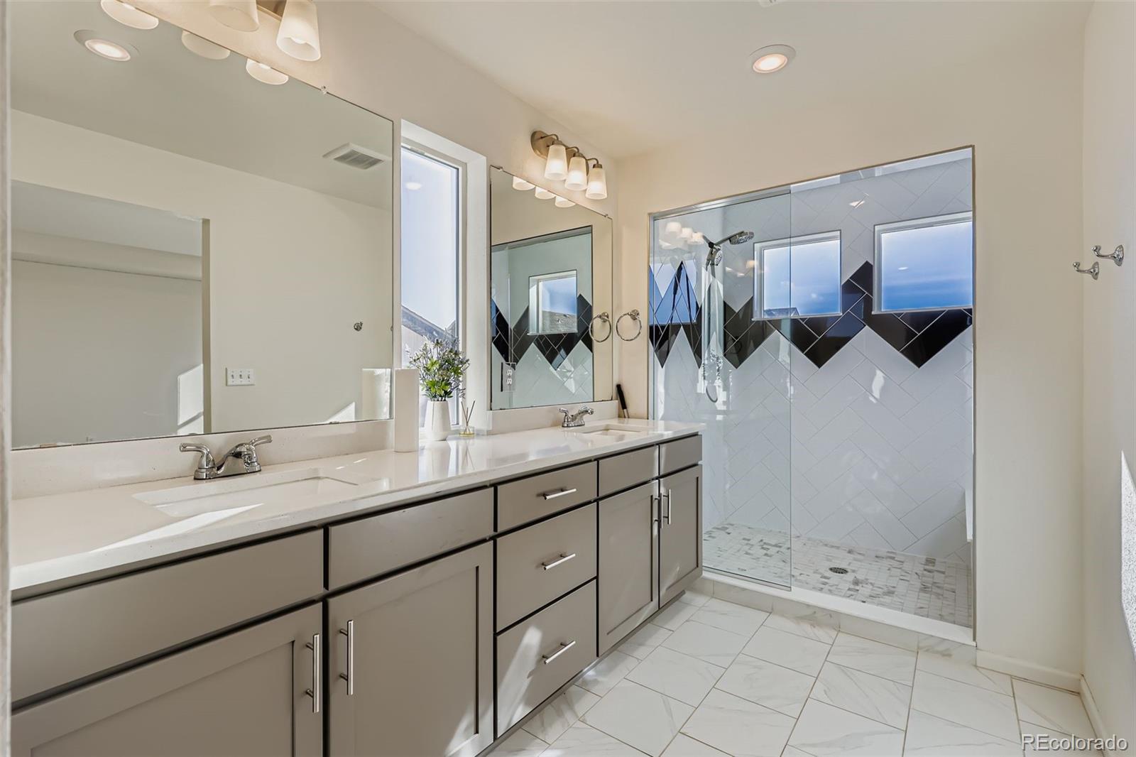 MLS Image #15 for 22238 e 45th place,aurora, Colorado