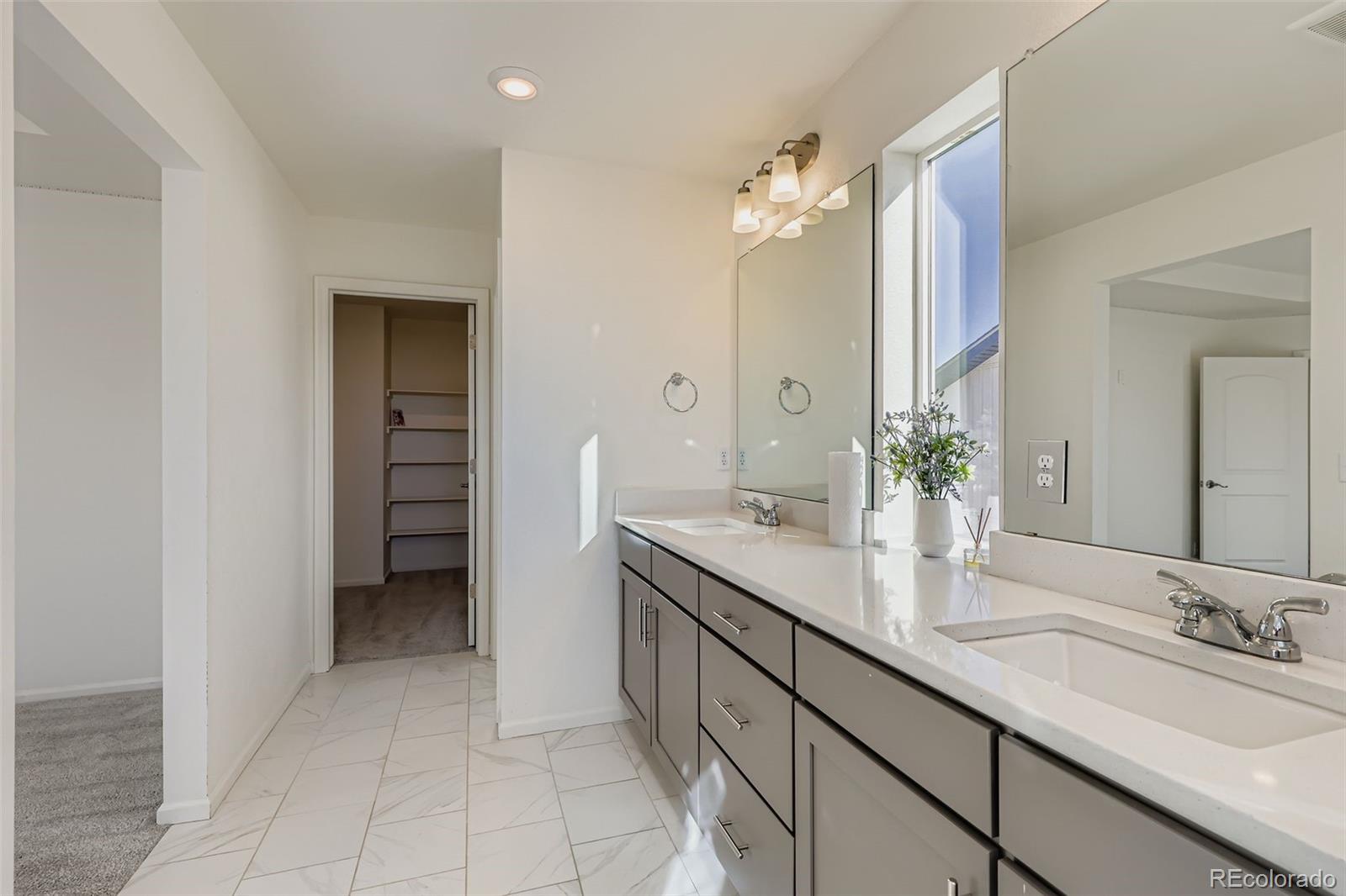 MLS Image #16 for 22238 e 45th place,aurora, Colorado