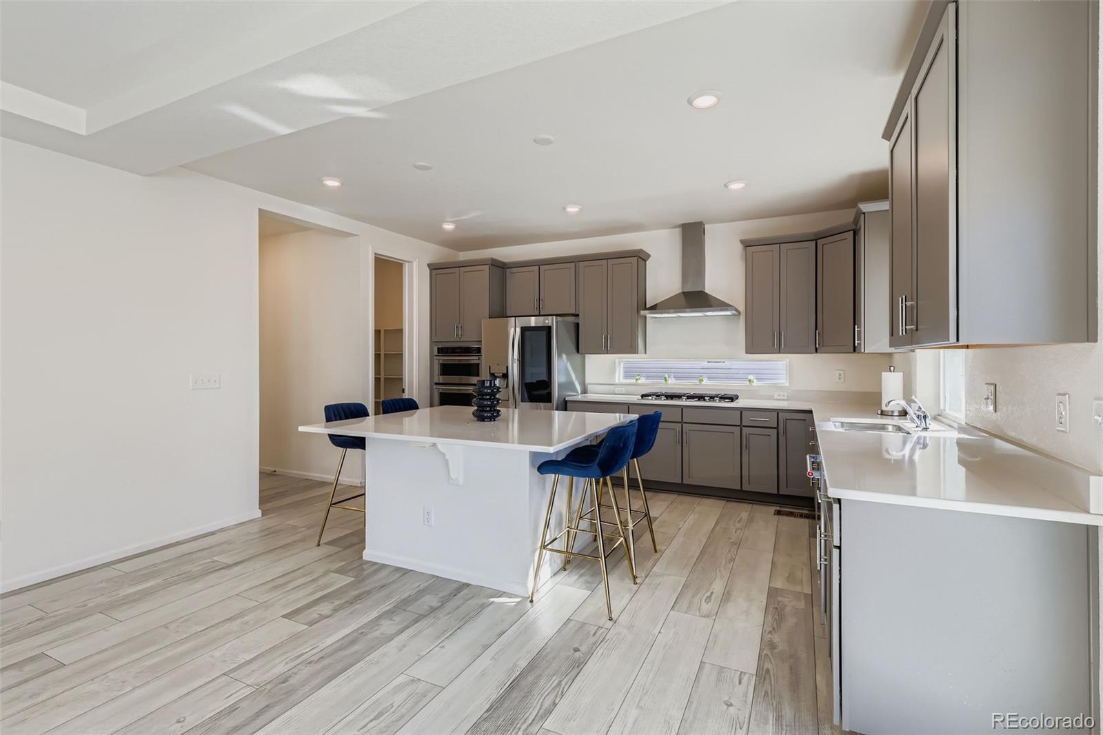 MLS Image #7 for 22238 e 45th place,aurora, Colorado