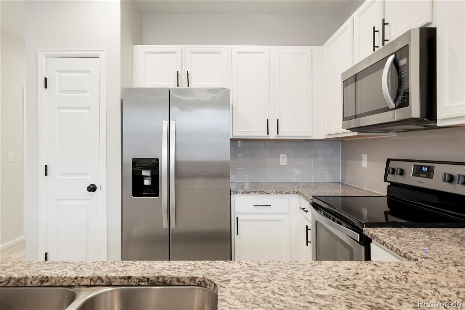 MLS Image #14 for 16249 e elk drive,denver, Colorado