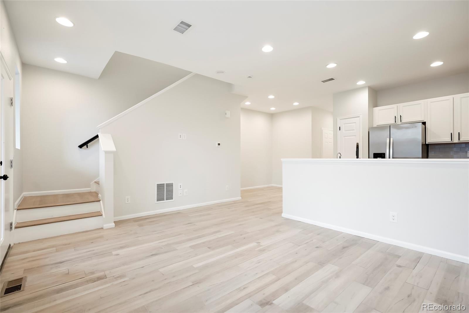 MLS Image #15 for 16249 e elk drive,denver, Colorado