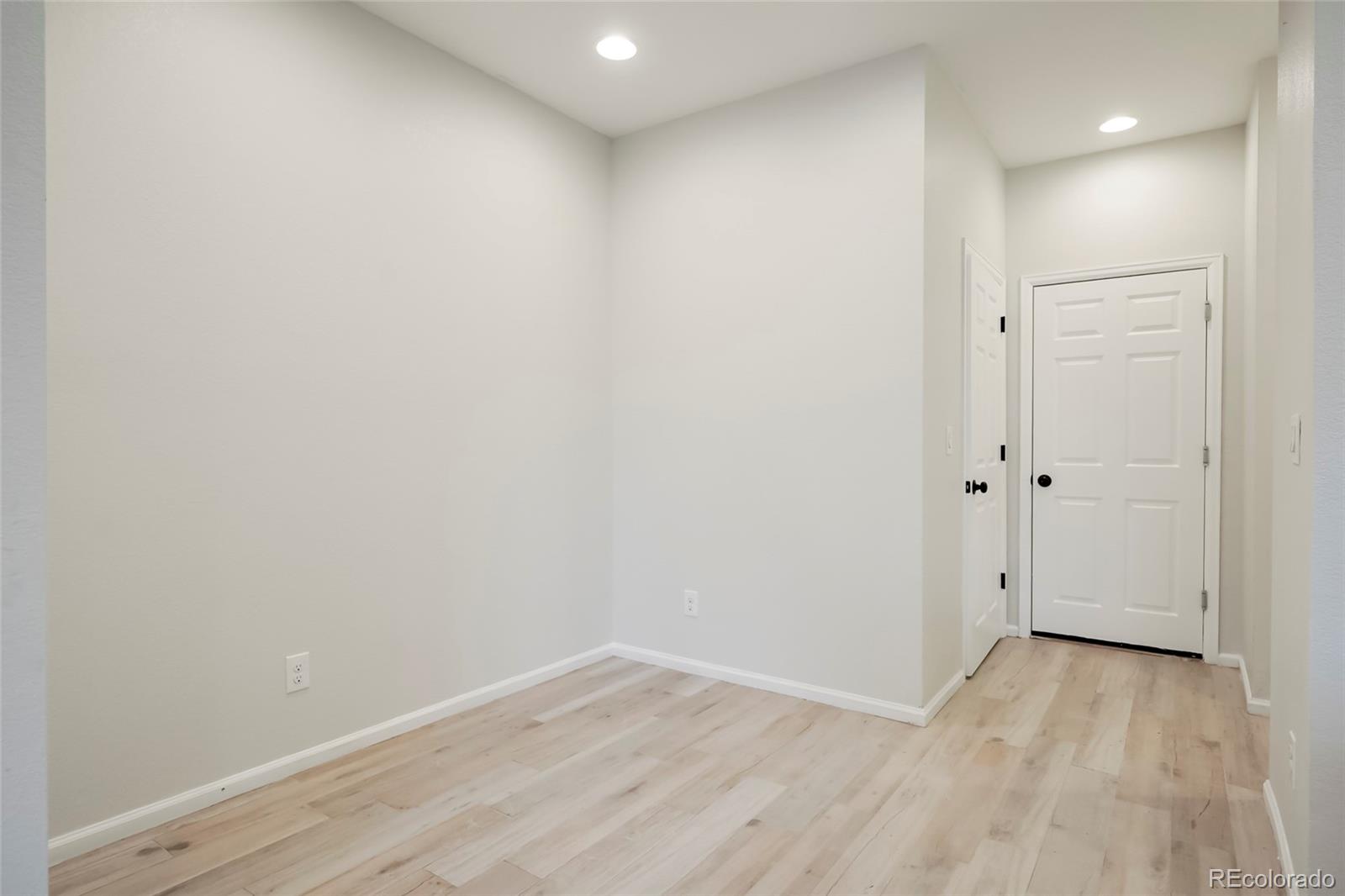 MLS Image #16 for 16249 e elk drive,denver, Colorado