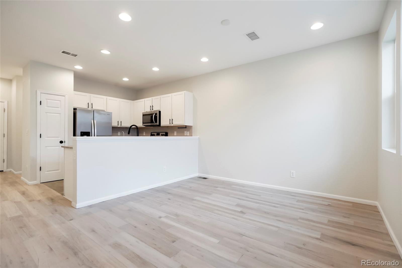 MLS Image #17 for 16249 e elk drive,denver, Colorado