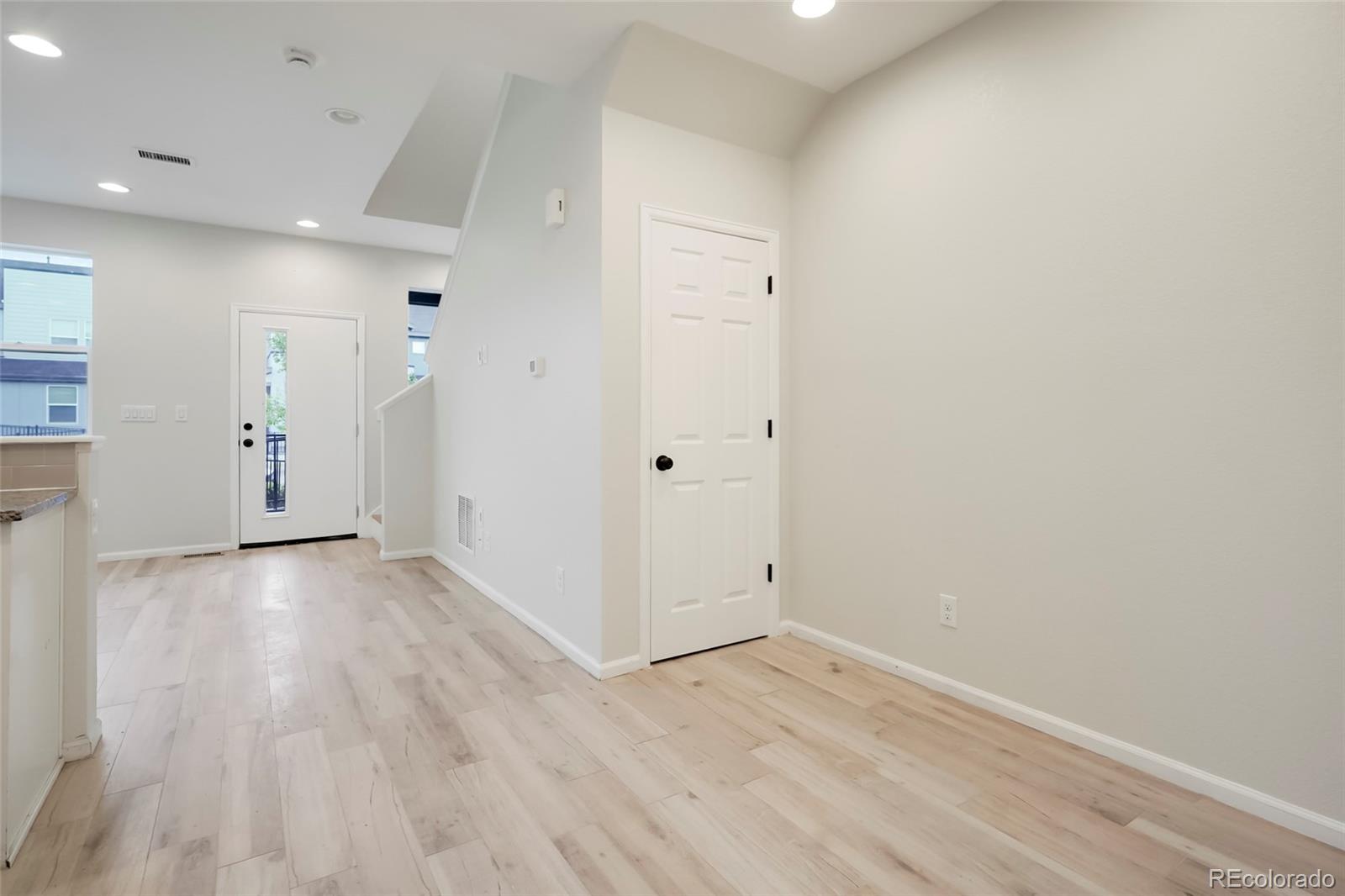 MLS Image #18 for 16249 e elk drive,denver, Colorado