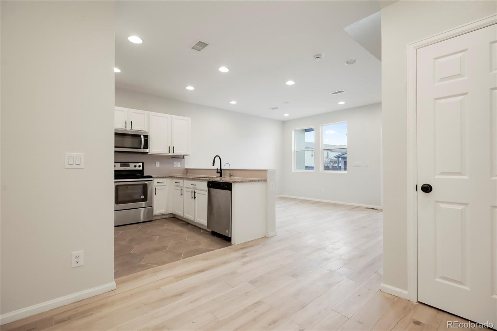 MLS Image #19 for 16249 e elk drive,denver, Colorado