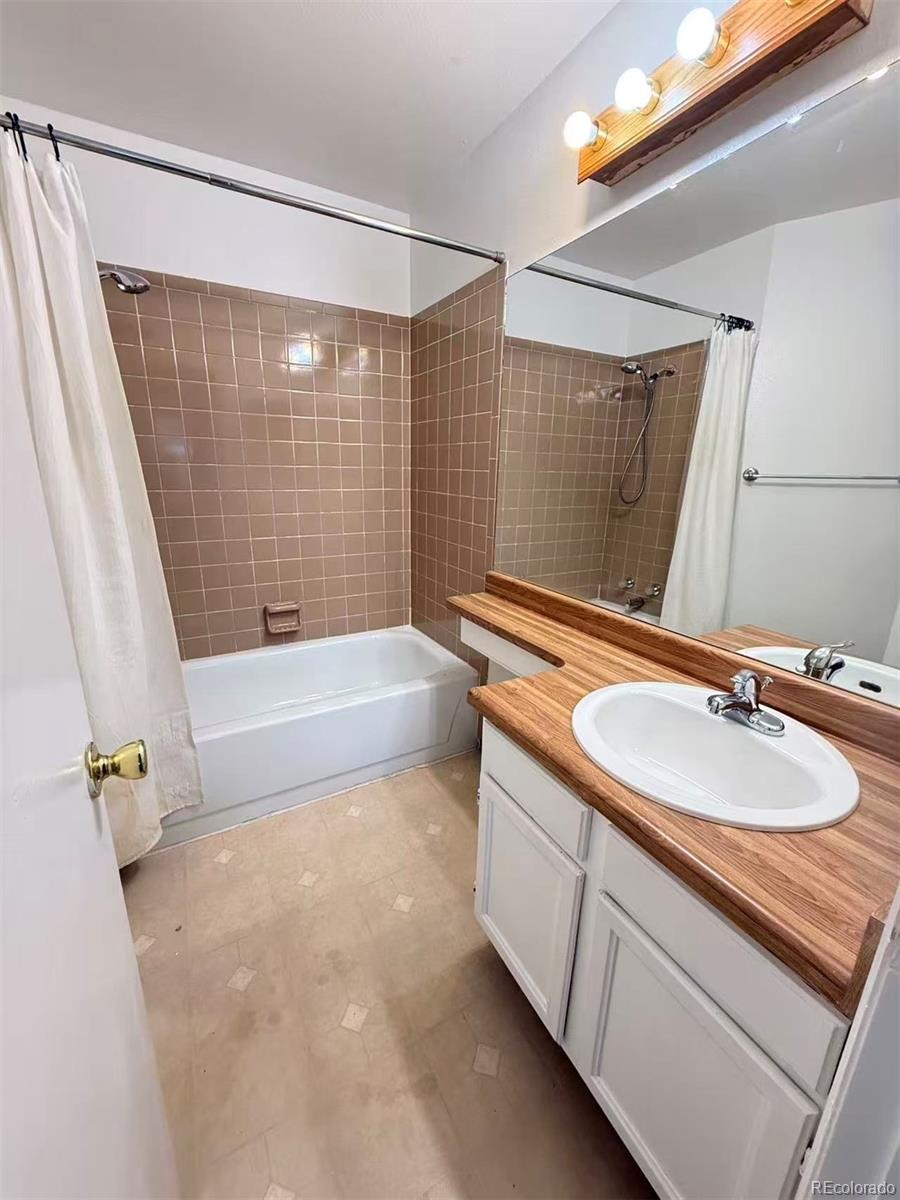 MLS Image #18 for 14129 e dickinson drive b,aurora, Colorado