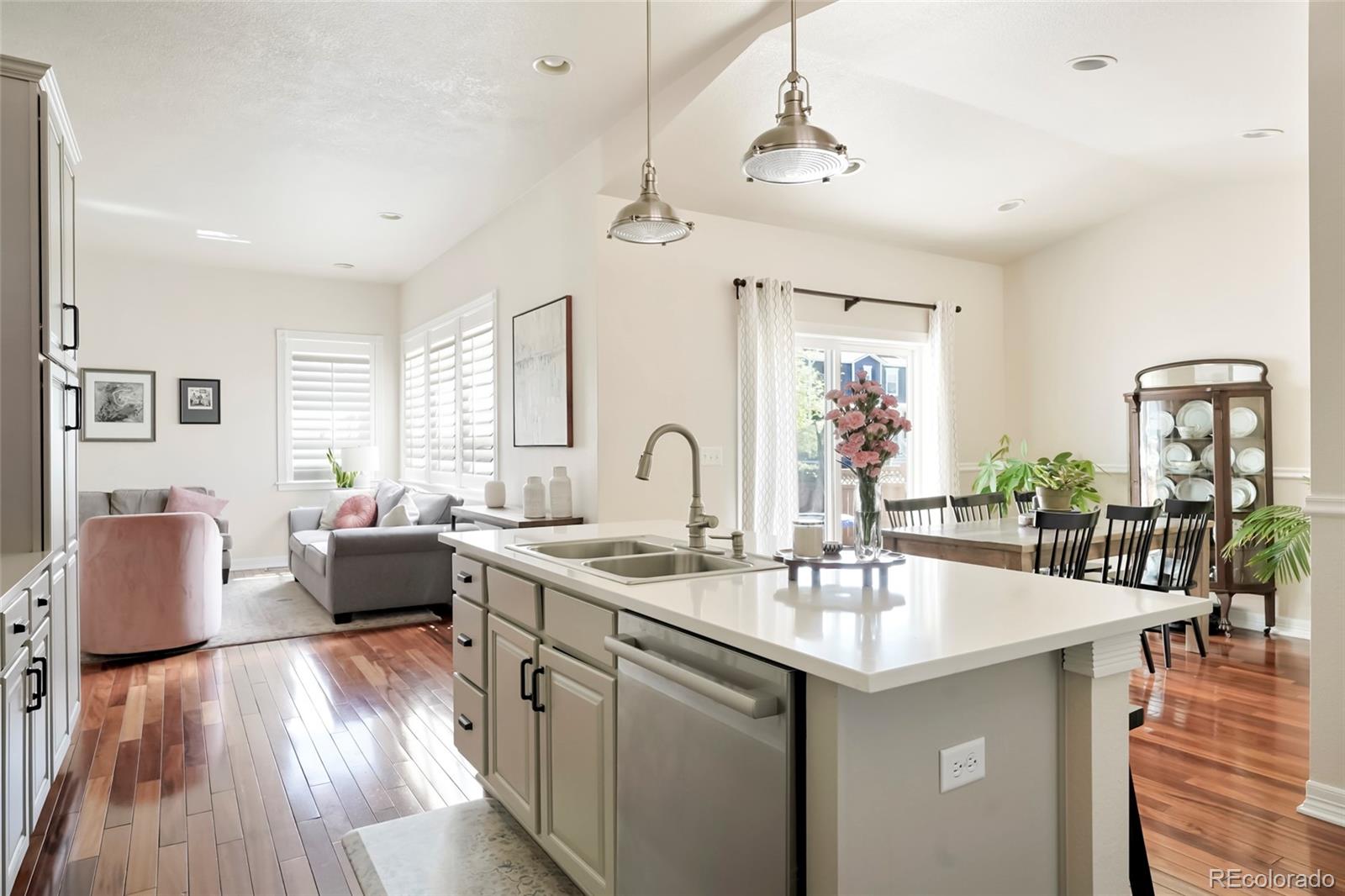 MLS Image #13 for 10198 e 28th avenue,denver, Colorado