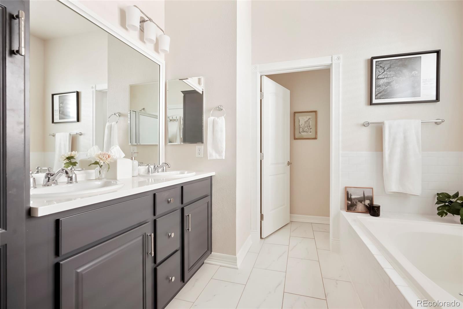 MLS Image #19 for 10198 e 28th avenue,denver, Colorado