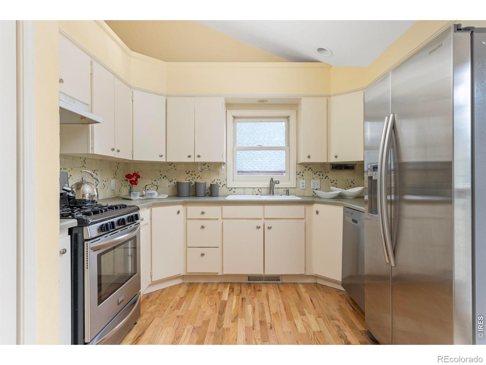 MLS Image #10 for 1730  bluff street,boulder, Colorado