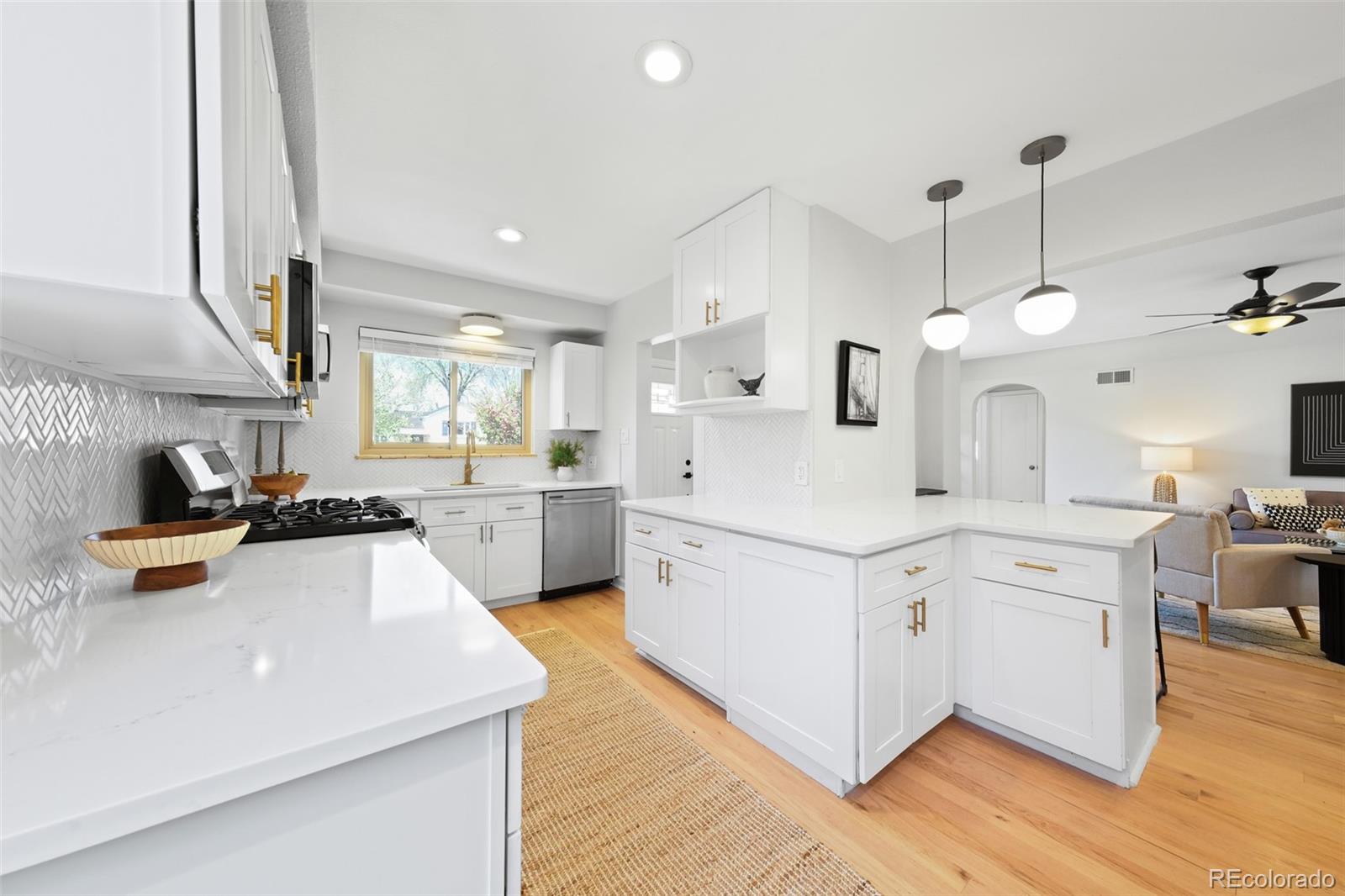 MLS Image #15 for 1580 s josephine street,denver, Colorado