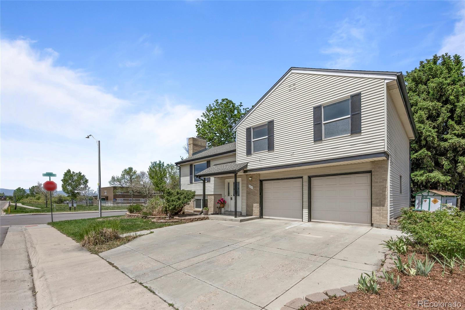 MLS Image #2 for 8603 e dillard place,denver, Colorado
