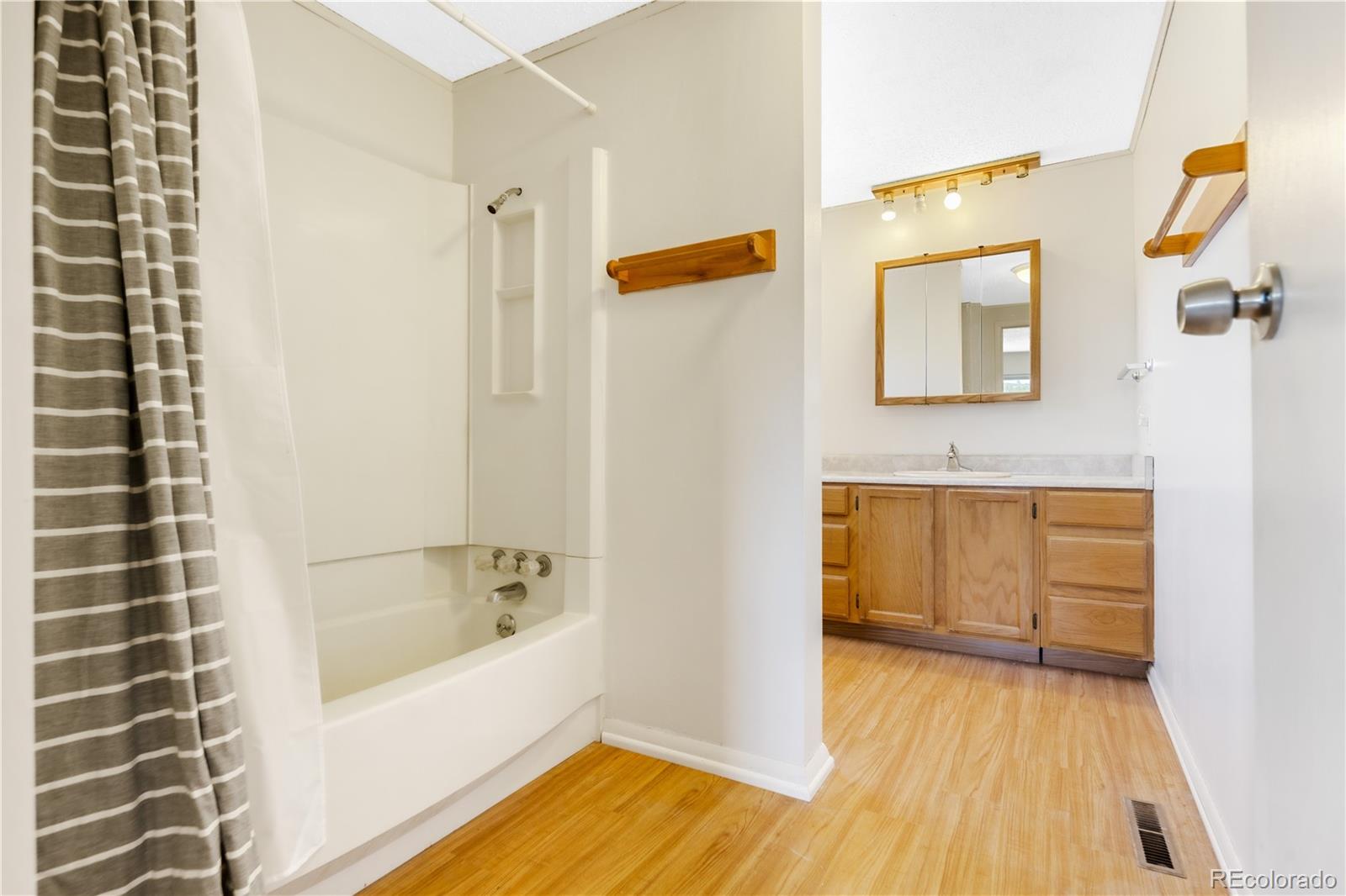 MLS Image #15 for 608 n county road 31 ,berthoud, Colorado