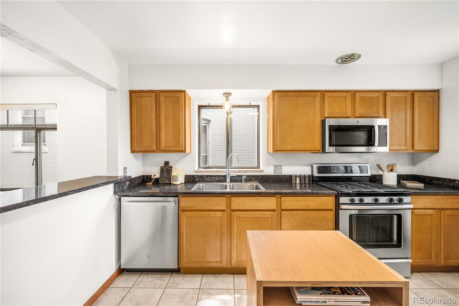 MLS Image #11 for 341 n lincoln street,denver, Colorado
