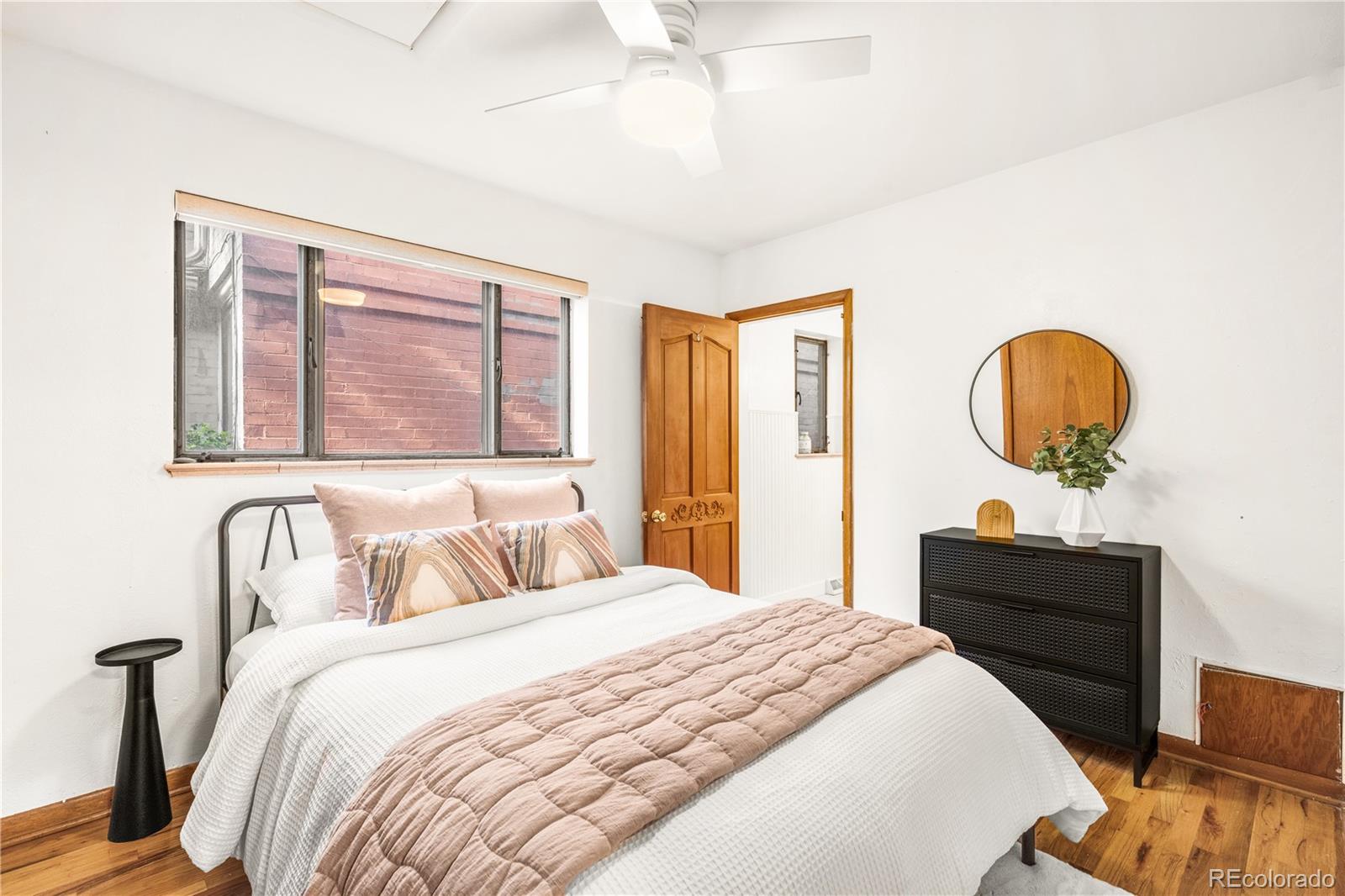 MLS Image #18 for 341 n lincoln street,denver, Colorado
