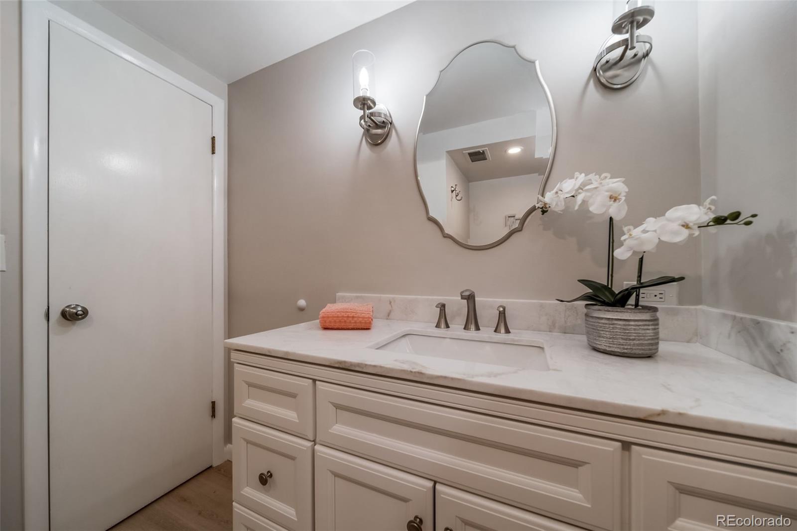 MLS Image #31 for 341  newark street,aurora, Colorado