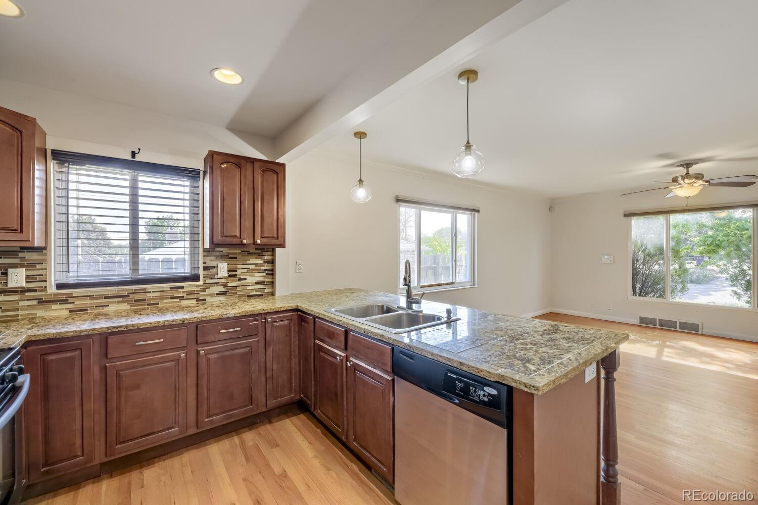 MLS Image #10 for 1280 s tejon street,denver, Colorado
