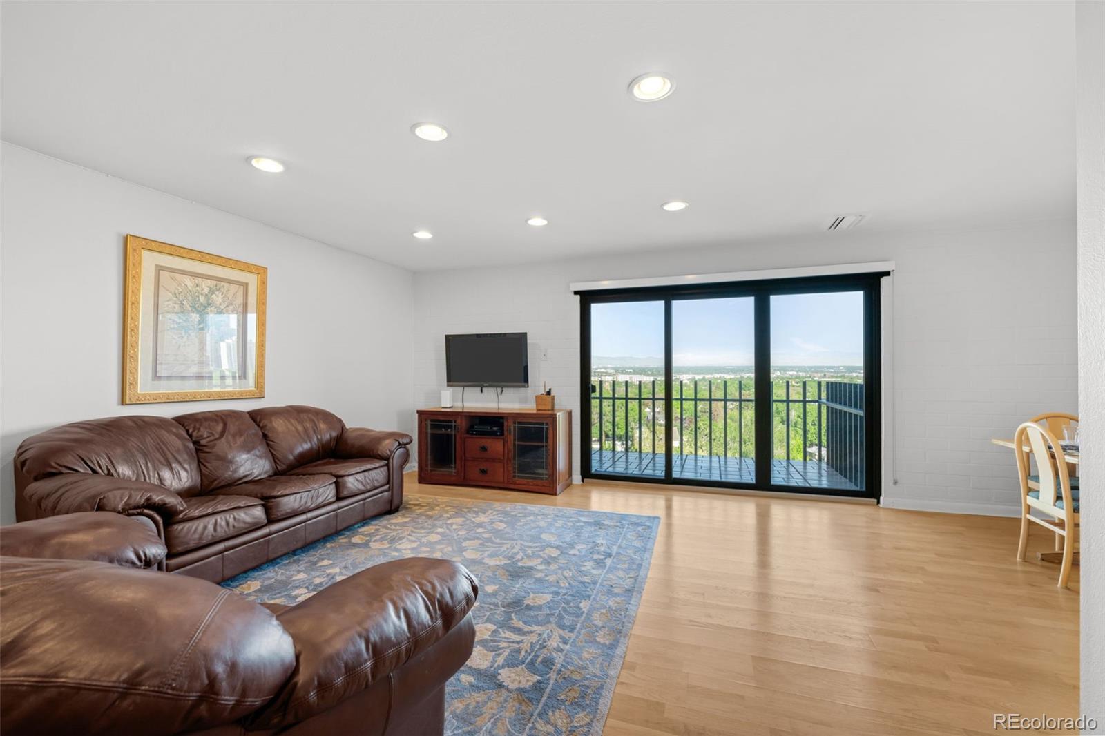 MLS Image #3 for 460 s marion parkway 1203,denver, Colorado