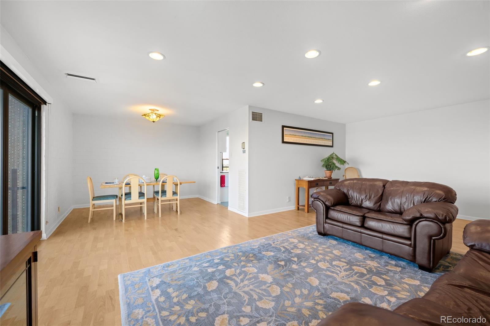MLS Image #4 for 460 s marion parkway 1203,denver, Colorado