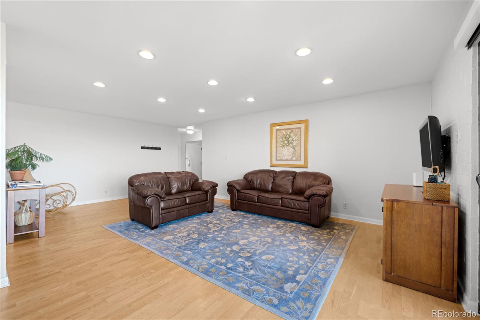 MLS Image #5 for 460 s marion parkway 1203,denver, Colorado