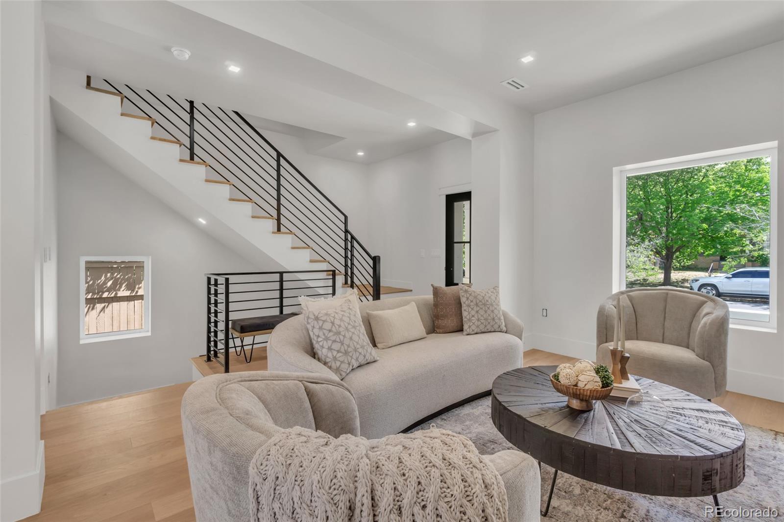 MLS Image #11 for 2905 n vine street,denver, Colorado